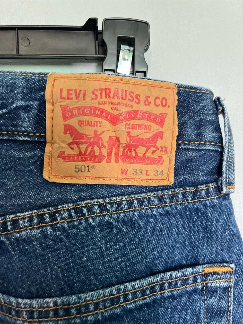 Levi’s 501 Button Fly Mens Jeans 33/34 Straight leg